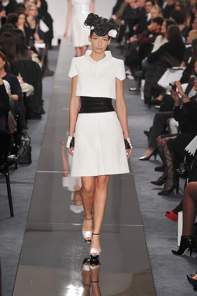 Look 17